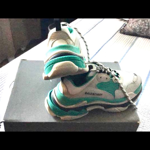 Balenciaga Triple S Snickers - Picture 2 of 5
